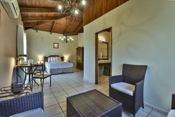 La Riviera Hotel B&B (San Antonio)